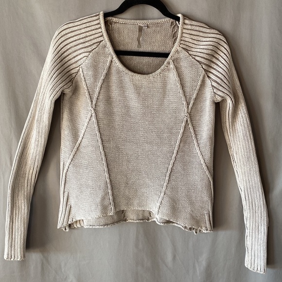 Adorable Knit Bohemian Sweater with Long Sleeves. Size 0  Great Condition! - Picture 3 of 5